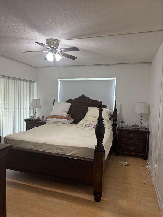 Vendido Recientemente: $210,000 (2 camas, 2 baños, 1120 Pies cuadrados)