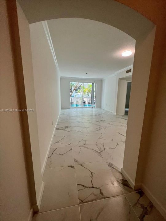 For Sale: $420,000 (1 beds, 1 baths, 757 Square Feet)