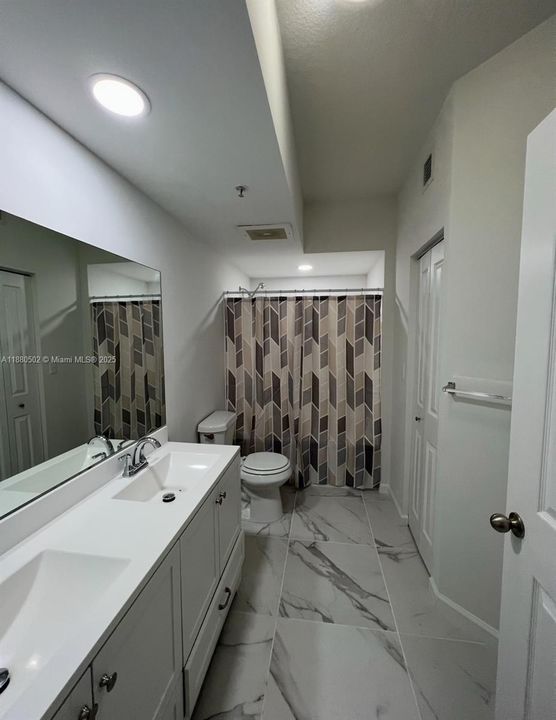 For Sale: $420,000 (1 beds, 1 baths, 757 Square Feet)