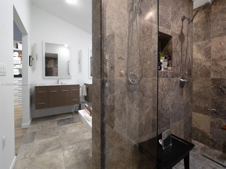 待售: $1,797,000 (4 贝兹, 4 浴室, 4560 平方英尺)