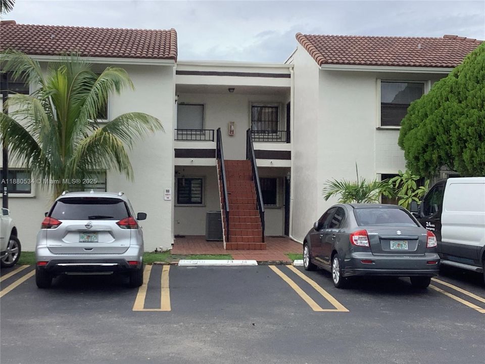 Recently Sold: $345,000 (3 beds, 2 baths, 1215 Square Feet)