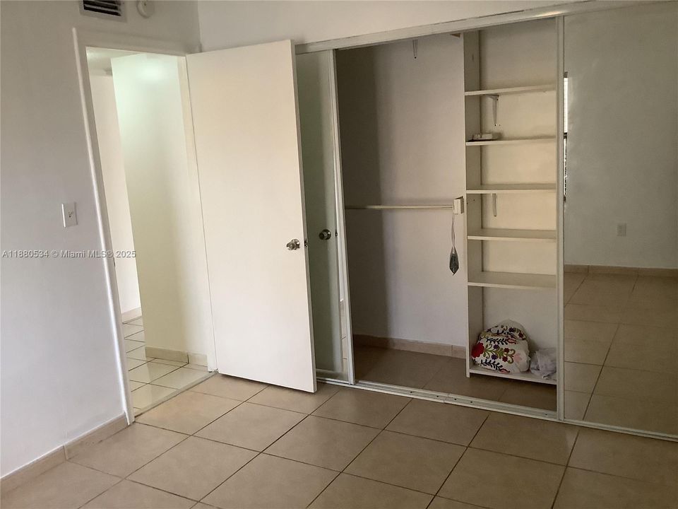 Recently Sold: $345,000 (3 beds, 2 baths, 1215 Square Feet)