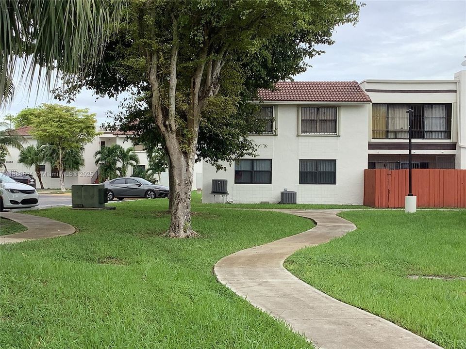 Recently Sold: $345,000 (3 beds, 2 baths, 1215 Square Feet)