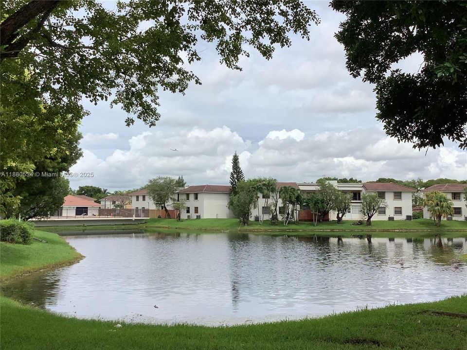 Recently Sold: $345,000 (3 beds, 2 baths, 1215 Square Feet)