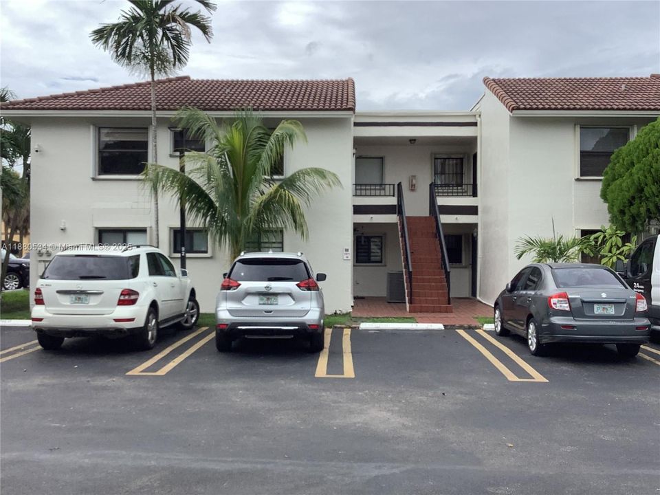 Recently Sold: $345,000 (3 beds, 2 baths, 1215 Square Feet)