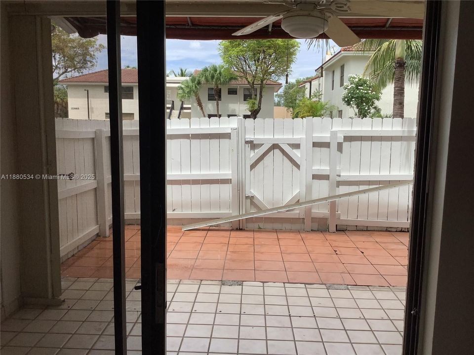 Recently Sold: $345,000 (3 beds, 2 baths, 1215 Square Feet)