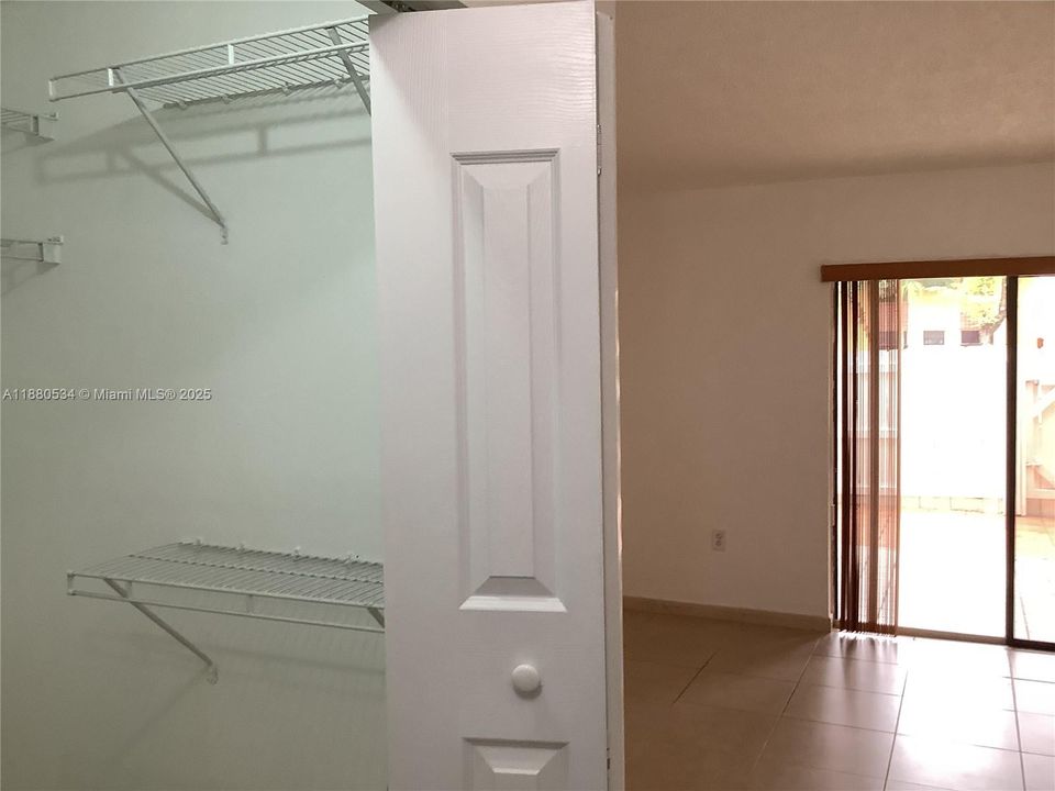 Recently Sold: $345,000 (3 beds, 2 baths, 1215 Square Feet)