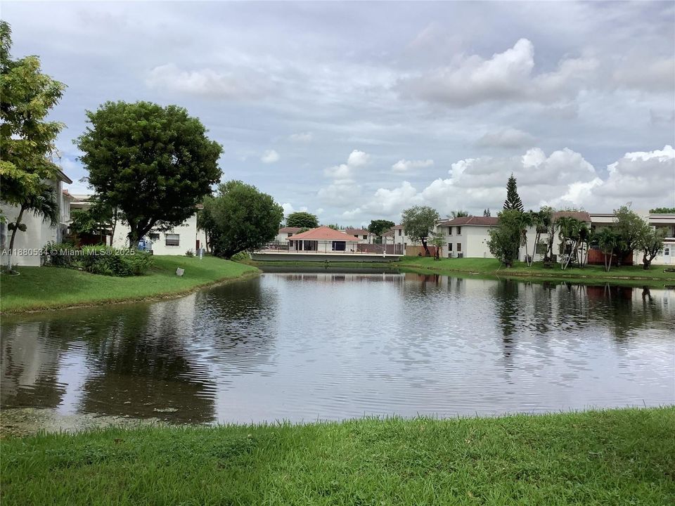 Recently Sold: $345,000 (3 beds, 2 baths, 1215 Square Feet)