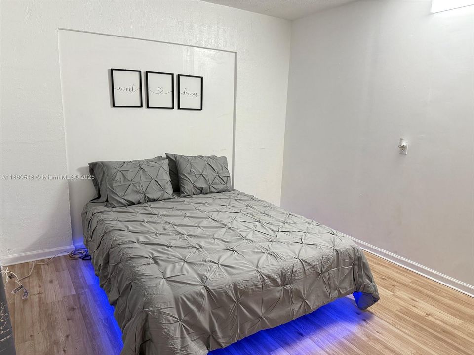 В аренду: $1,300 (1 спален, 1 ванн, 2678 Квадратных фут)