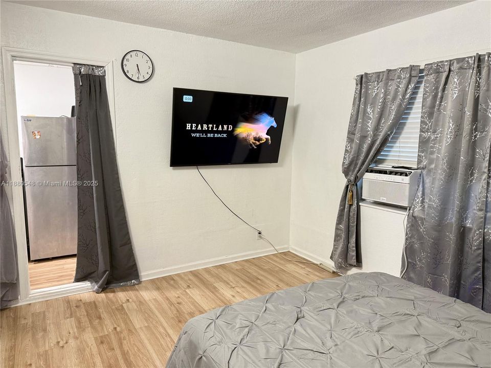 В аренду: $1,300 (1 спален, 1 ванн, 2678 Квадратных фут)