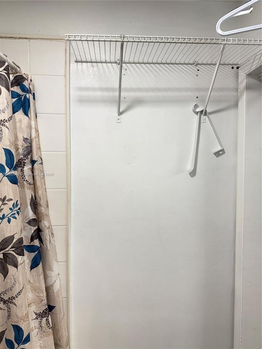 В аренду: $1,300 (1 спален, 1 ванн, 2678 Квадратных фут)