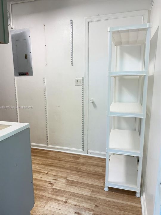 В аренду: $1,300 (1 спален, 1 ванн, 2678 Квадратных фут)