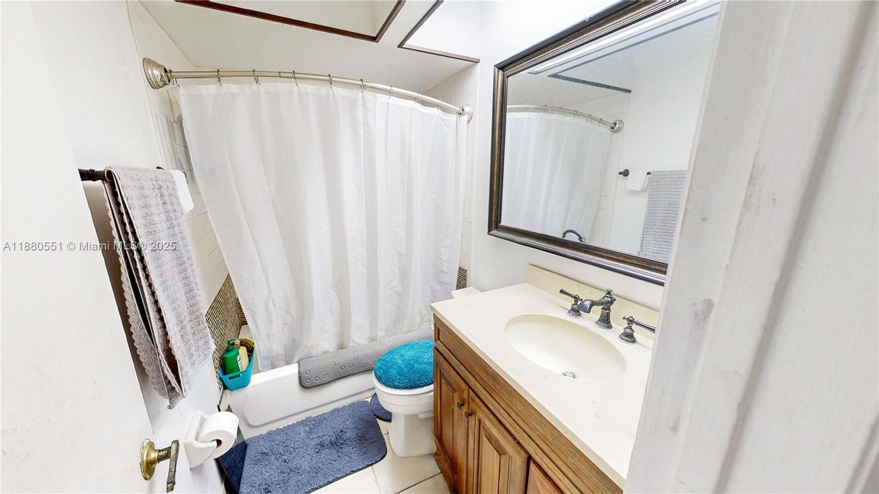 Active With Contract: $245,000 (2 beds, 2 baths, 1120 Square Feet)