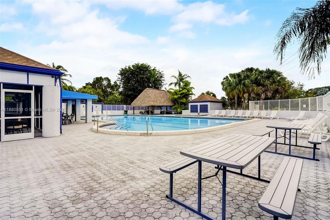 Active With Contract: $245,000 (2 beds, 2 baths, 1120 Square Feet)