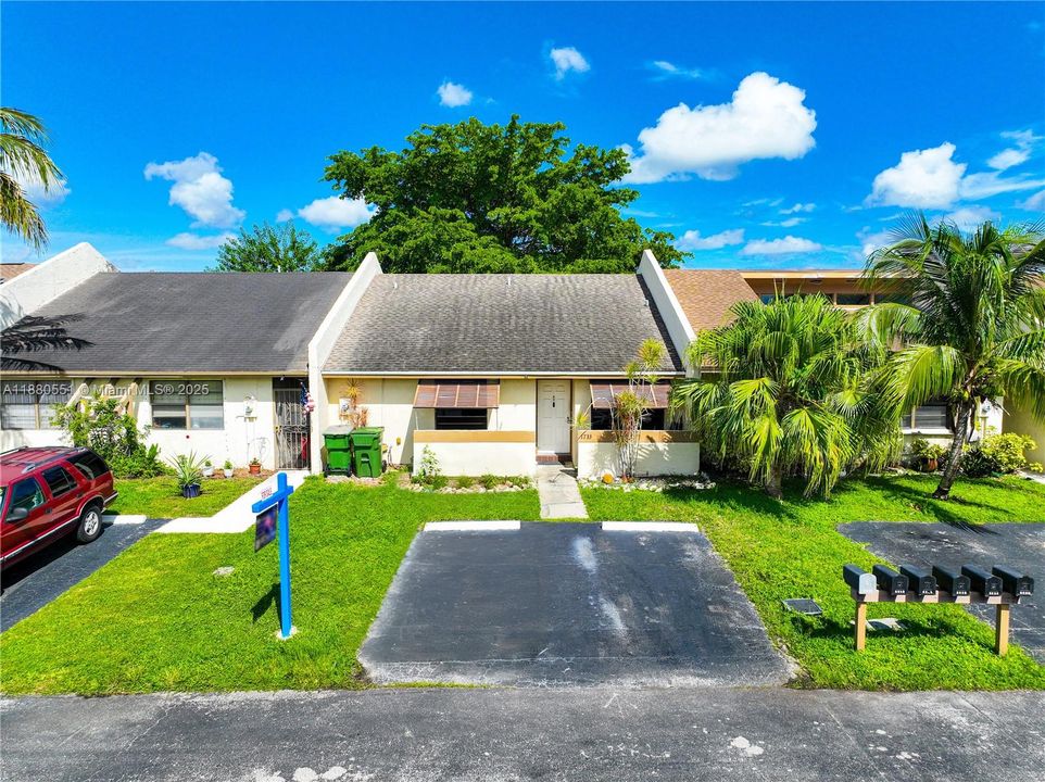 Active With Contract: $245,000 (2 beds, 2 baths, 1120 Square Feet)