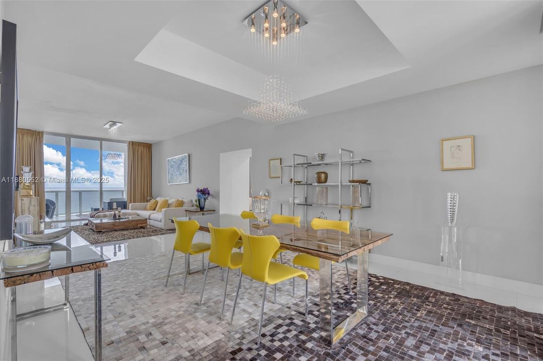 Недавно продано: $1,795,000 (3 спален, 3 ванн, 2327 Квадратных фут)