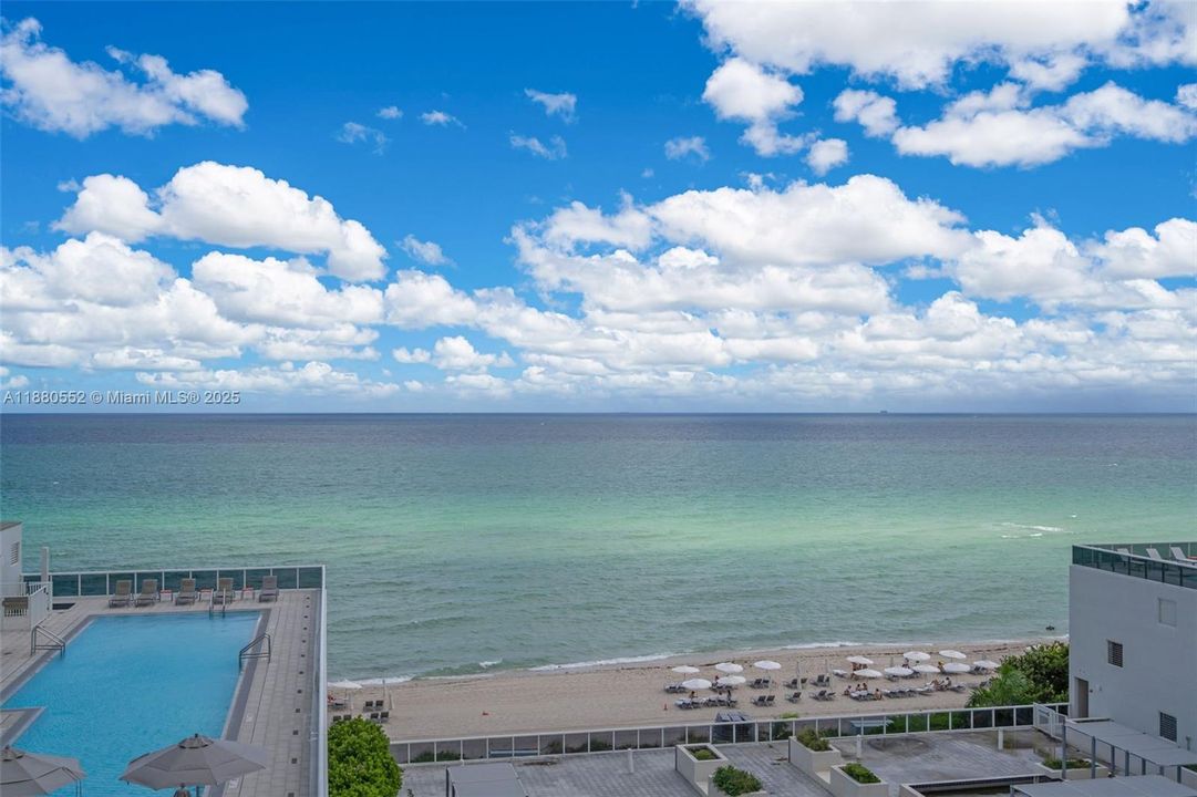 Недавно продано: $1,795,000 (3 спален, 3 ванн, 2327 Квадратных фут)