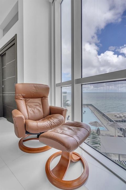 Недавно продано: $1,795,000 (3 спален, 3 ванн, 2327 Квадратных фут)