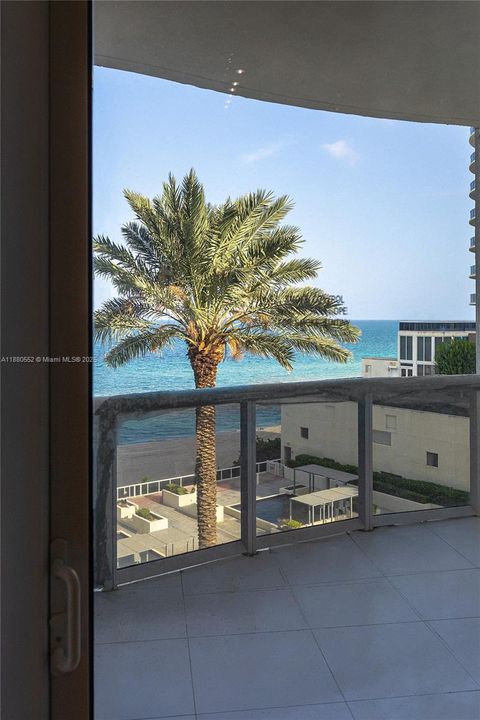 Недавно продано: $1,795,000 (3 спален, 3 ванн, 2327 Квадратных фут)