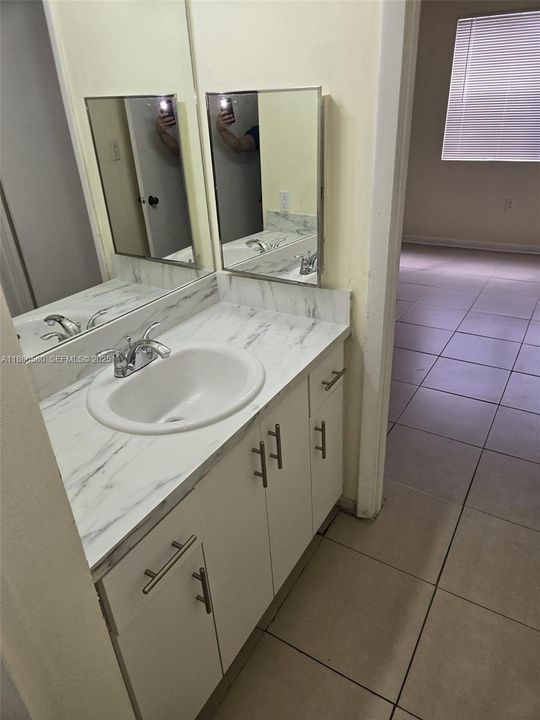 Activo con contrato: $219,900 (2 camas, 2 baños, 1084 Pies cuadrados)