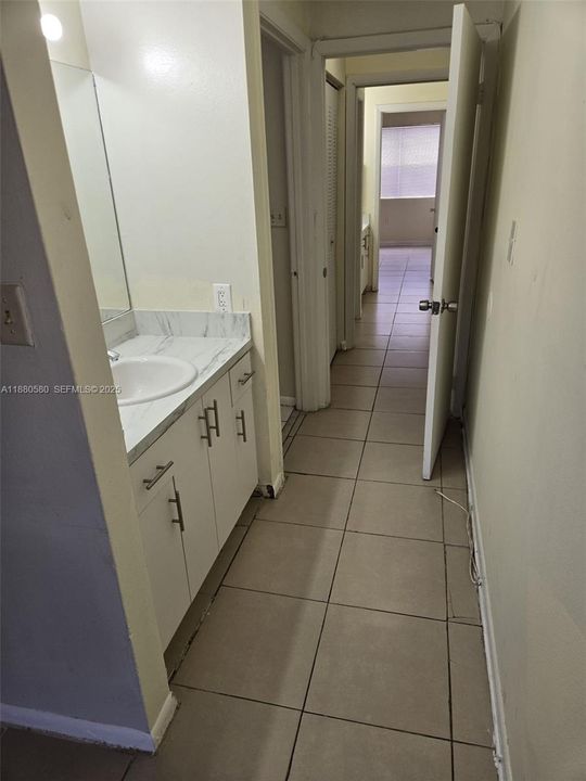 Activo con contrato: $219,900 (2 camas, 2 baños, 1084 Pies cuadrados)