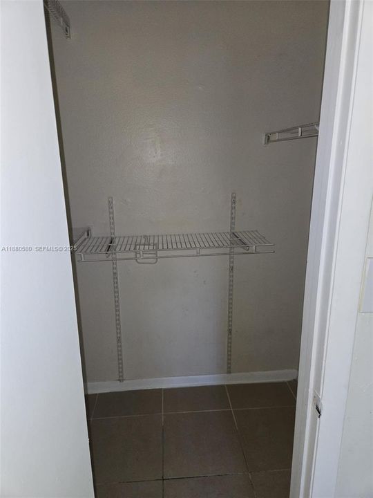 Activo con contrato: $219,900 (2 camas, 2 baños, 1084 Pies cuadrados)