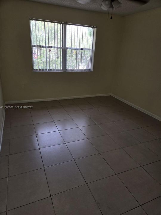 Activo con contrato: $219,900 (2 camas, 2 baños, 1084 Pies cuadrados)