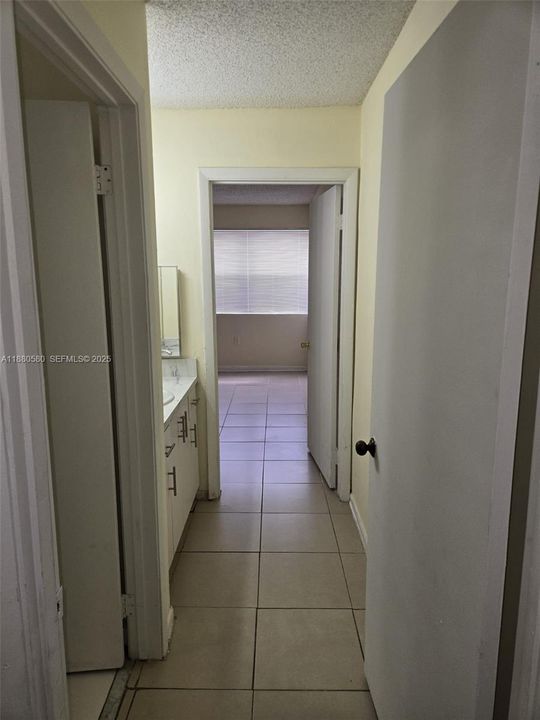 Activo con contrato: $219,900 (2 camas, 2 baños, 1084 Pies cuadrados)