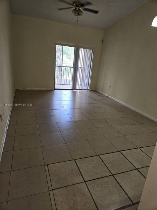 Activo con contrato: $219,900 (2 camas, 2 baños, 1084 Pies cuadrados)