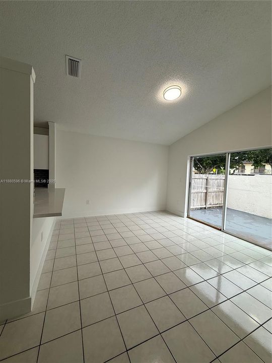 Recently Sold: $569,999 (3 beds, 2 baths, 1652 Square Feet)