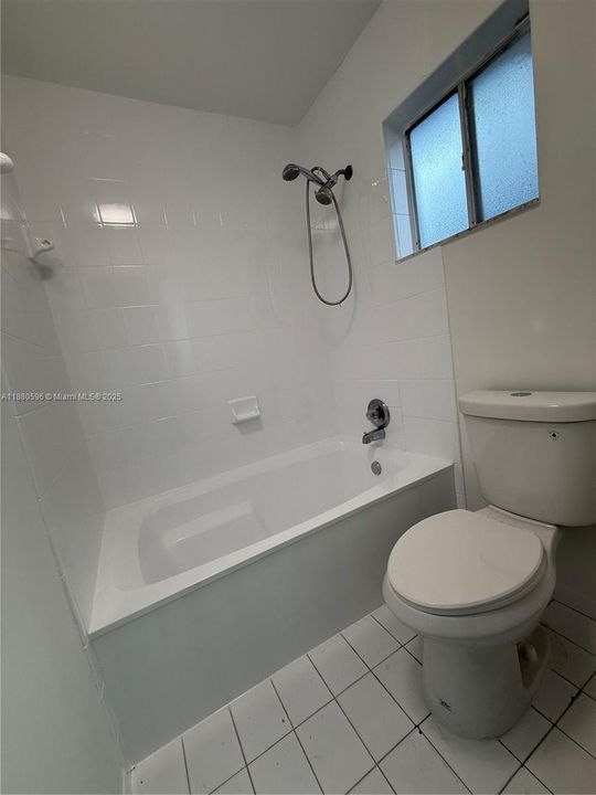 Recently Sold: $569,999 (3 beds, 2 baths, 1652 Square Feet)