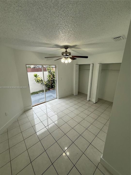 Recently Sold: $569,999 (3 beds, 2 baths, 1652 Square Feet)