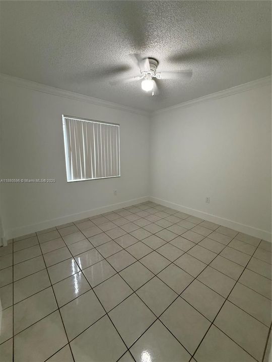 Recently Sold: $569,999 (3 beds, 2 baths, 1652 Square Feet)