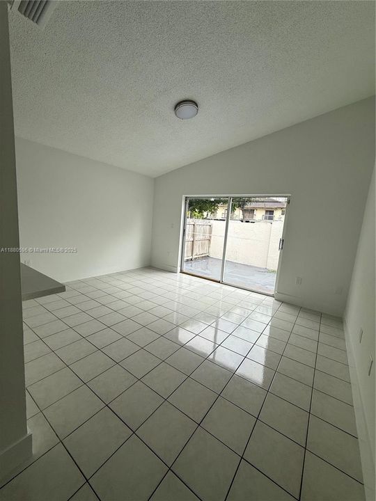 Recently Sold: $569,999 (3 beds, 2 baths, 1652 Square Feet)