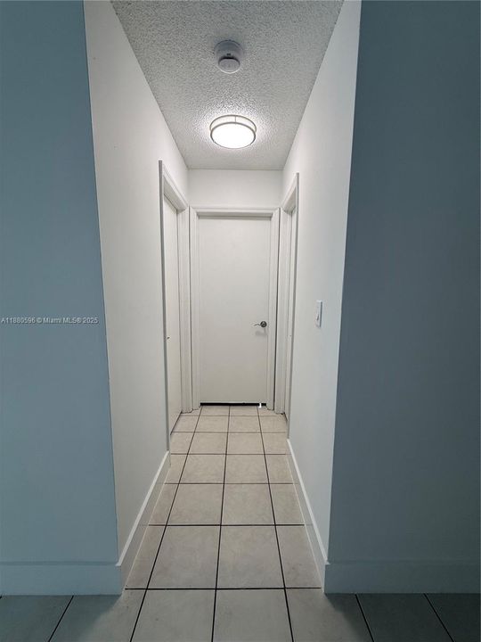 Recently Sold: $569,999 (3 beds, 2 baths, 1652 Square Feet)