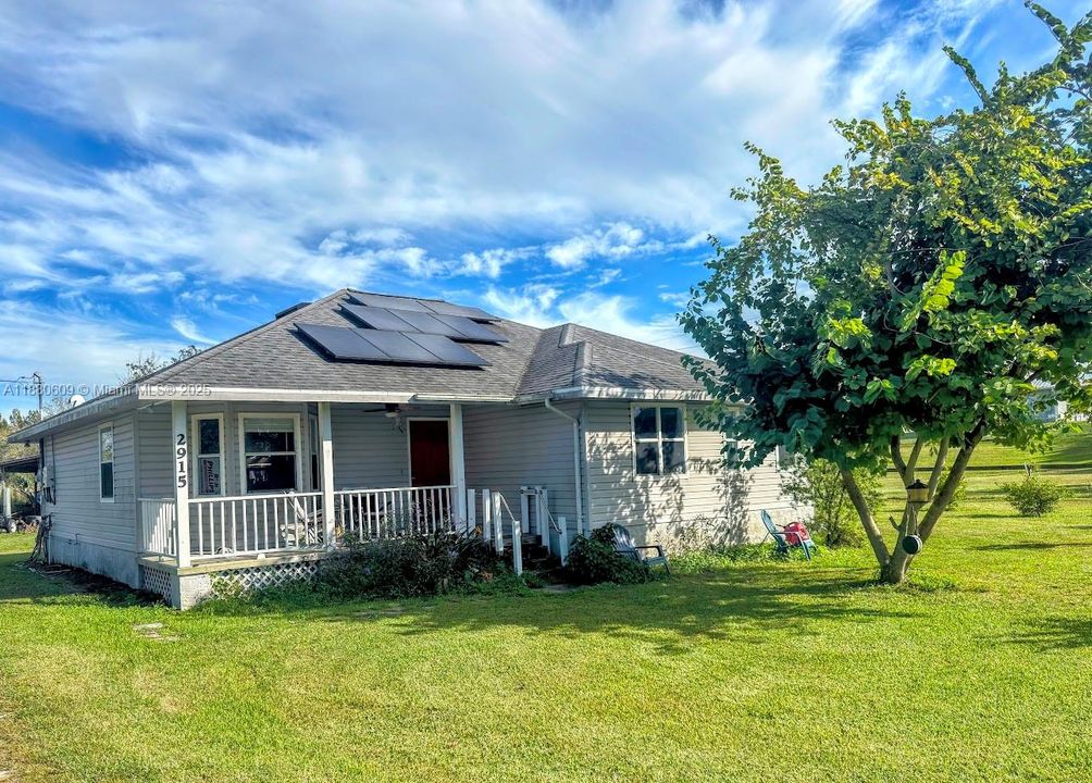 For Sale: $329,900 (3 beds, 2 baths, 1550 Square Feet)