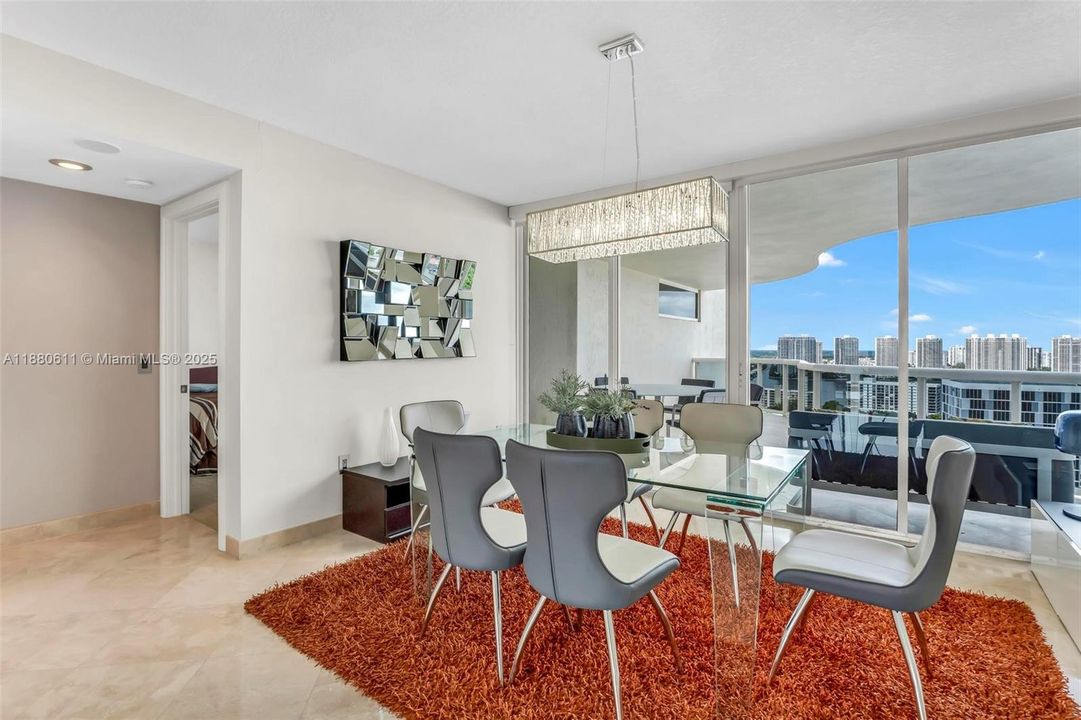 待售: $2,250,000 (3 贝兹, 3 浴室, 1840 平方英尺)