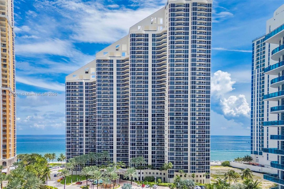 待售: $2,250,000 (3 贝兹, 3 浴室, 1840 平方英尺)