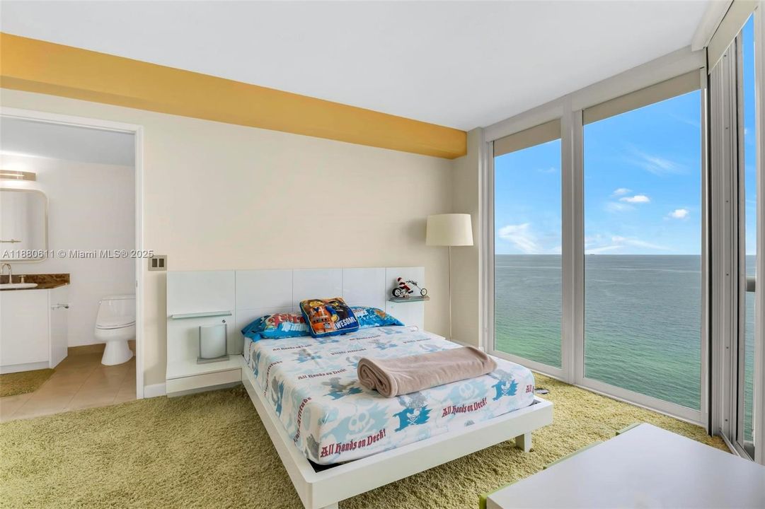 待售: $2,250,000 (3 贝兹, 3 浴室, 1840 平方英尺)