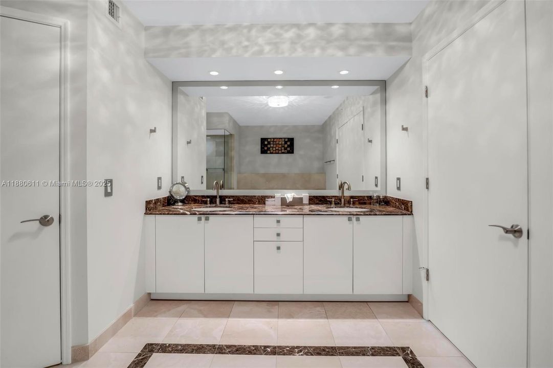 待售: $2,250,000 (3 贝兹, 3 浴室, 1840 平方英尺)