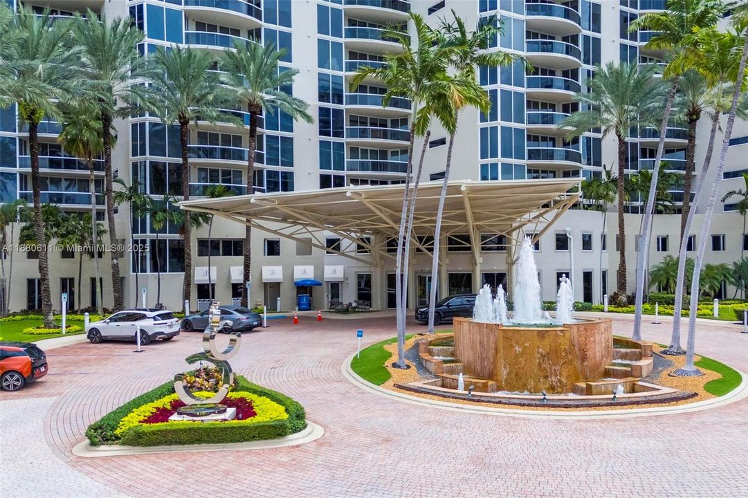 待售: $2,250,000 (3 贝兹, 3 浴室, 1840 平方英尺)