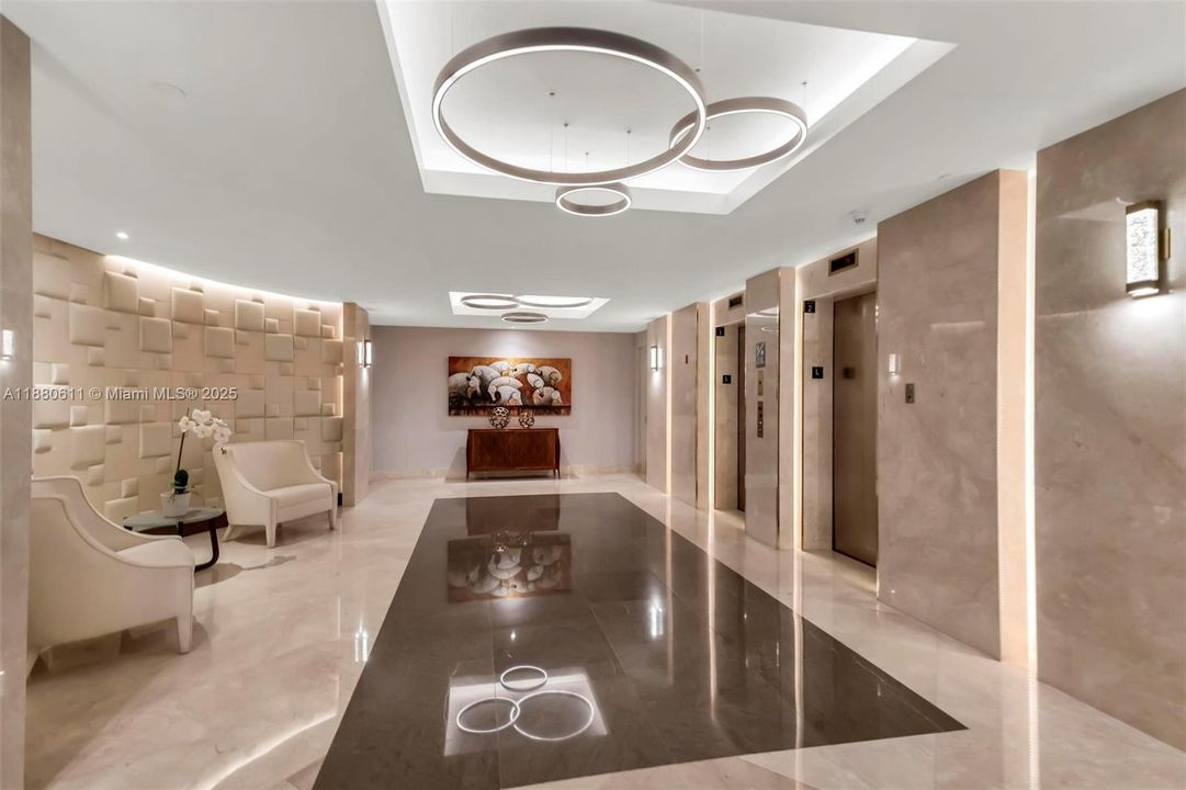 待售: $2,250,000 (3 贝兹, 3 浴室, 1840 平方英尺)