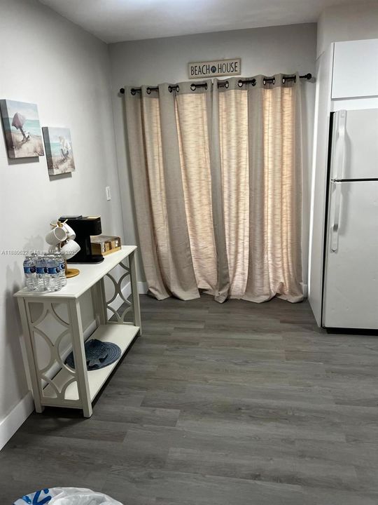 合同活跃: $3,800 (3 贝兹, 2 浴室, 0 平方英尺)