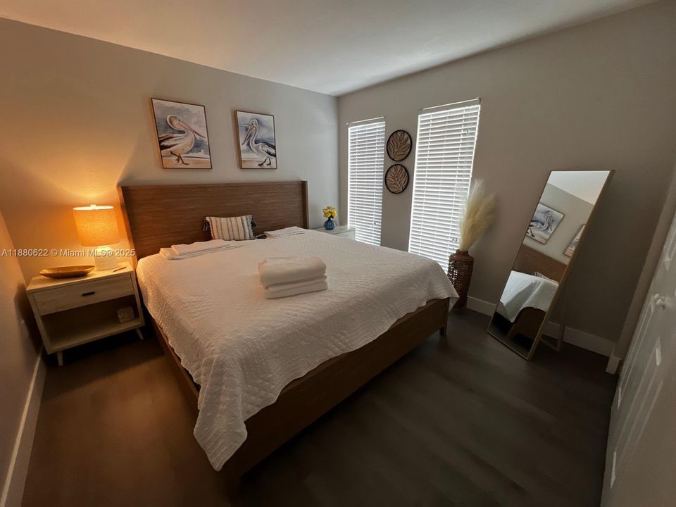 合同活跃: $3,800 (3 贝兹, 2 浴室, 0 平方英尺)