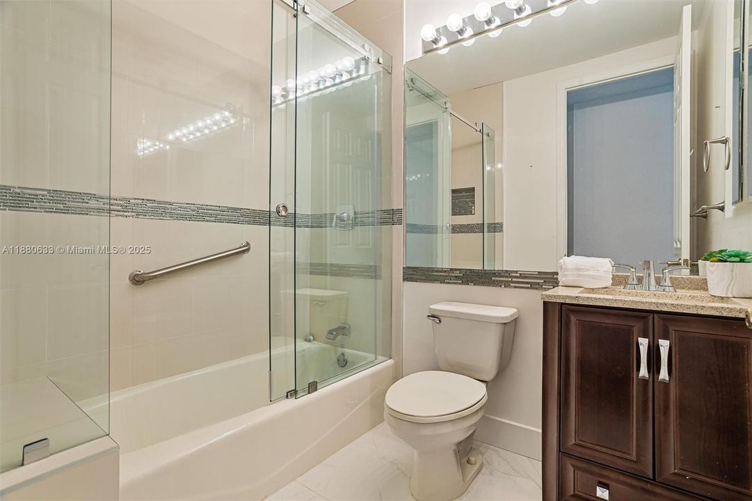 最近售出: $1,449,000 (5 贝兹, 4 浴室, 3719 平方英尺)