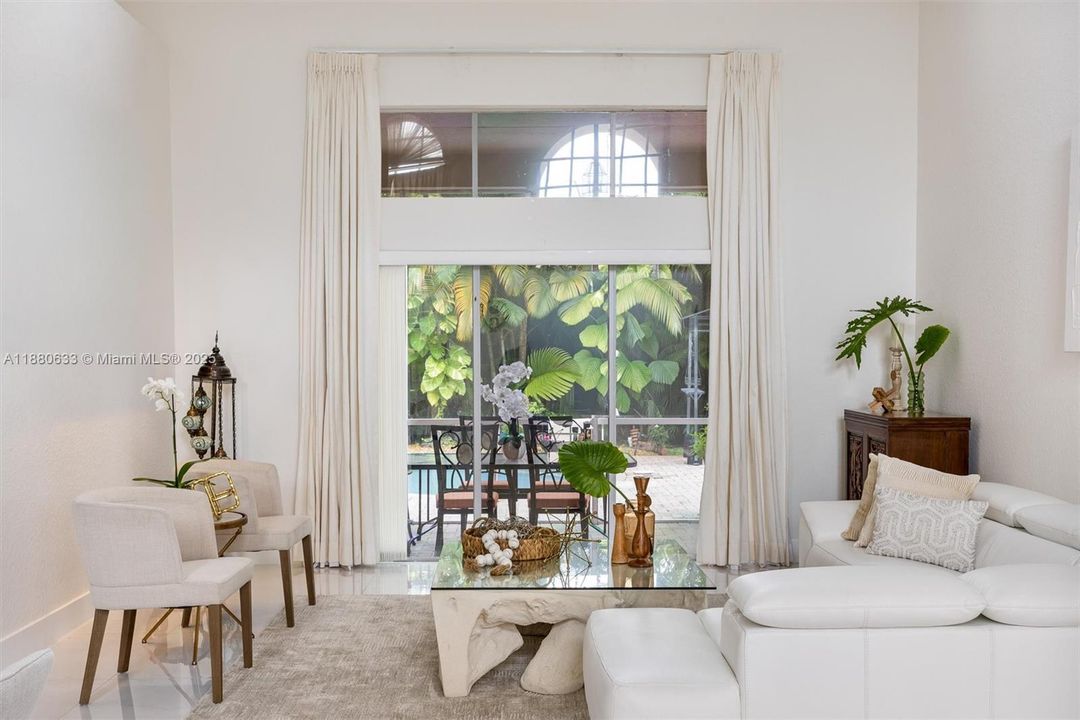 最近售出: $1,449,000 (5 贝兹, 4 浴室, 3719 平方英尺)