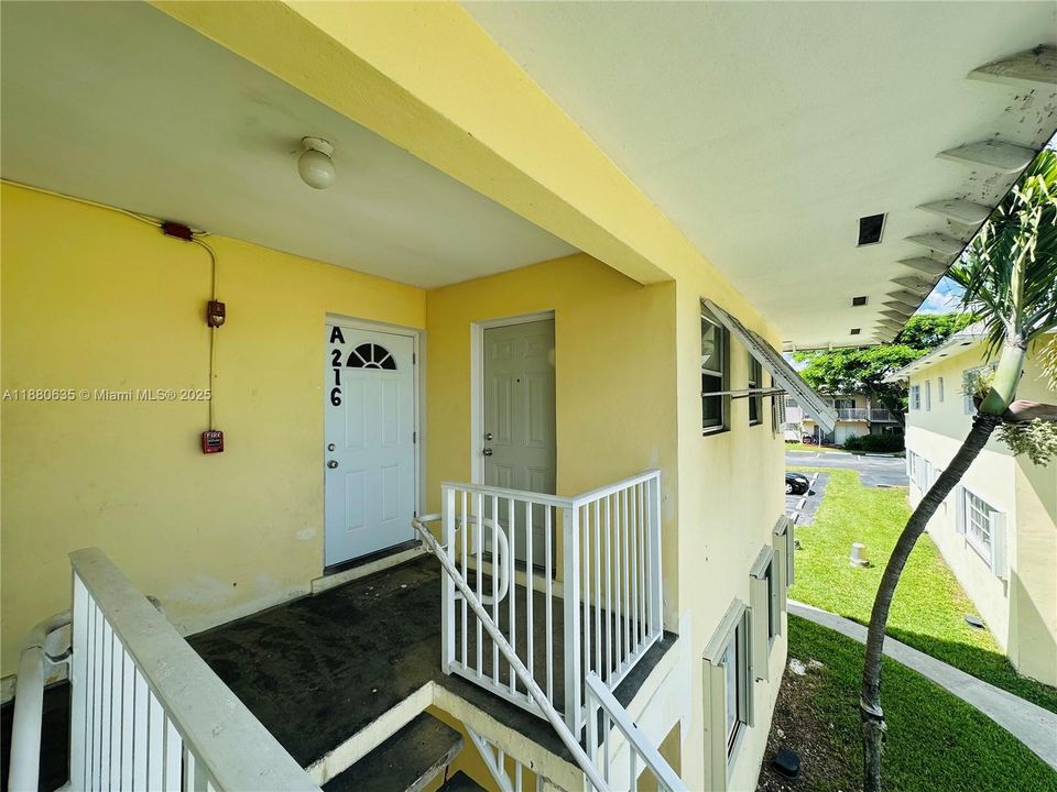 Activo con contrato: $215,000 (2 camas, 1 baños, 730 Pies cuadrados)