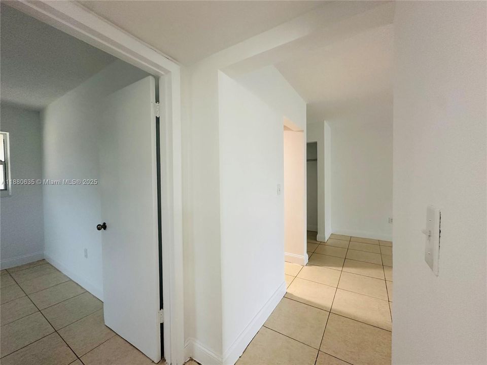 Activo con contrato: $215,000 (2 camas, 1 baños, 730 Pies cuadrados)