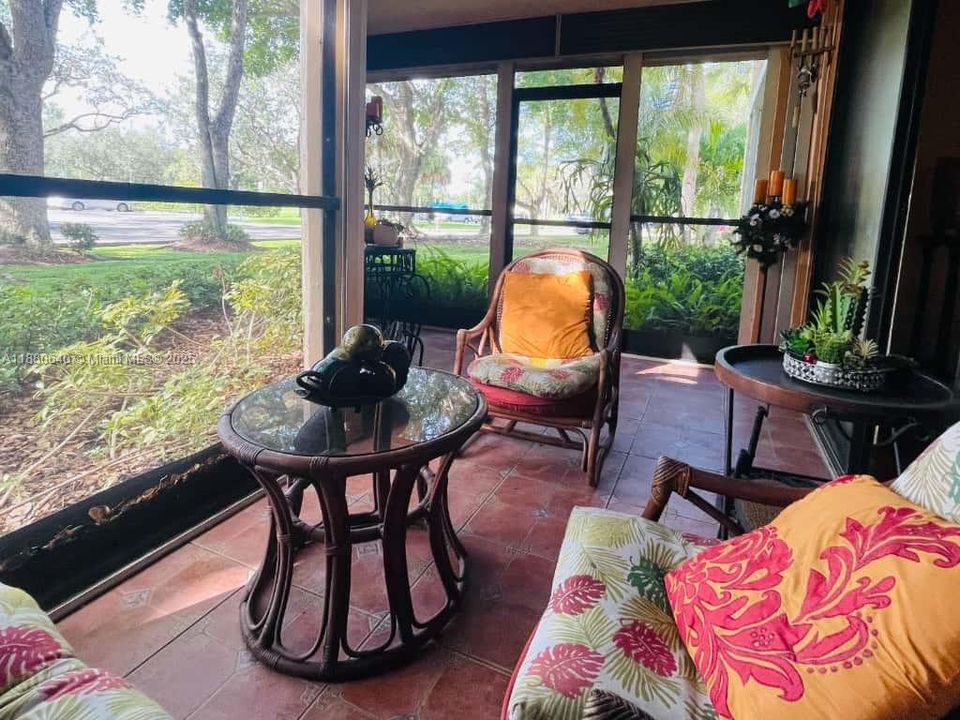 For Sale: $299,000 (2 beds, 2 baths, 1235 Square Feet)