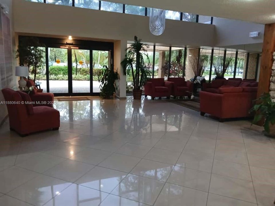 For Sale: $299,000 (2 beds, 2 baths, 1235 Square Feet)